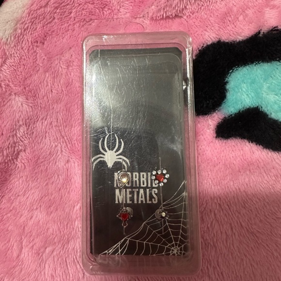 Hot topic Labret 4 pk cartilage earrings ‼️NEED GONE‼️ - Picture 1 of 3